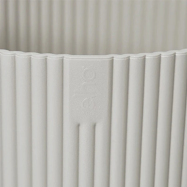 Elho Vibes Fold Round Planter 22cm Silky White 6 Elho Vibes Fold Round Planter 22cm Silky White - Image 4