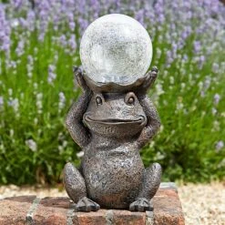Smart Solar Gazing Frog Statue -Garden Care Gear 925289 3